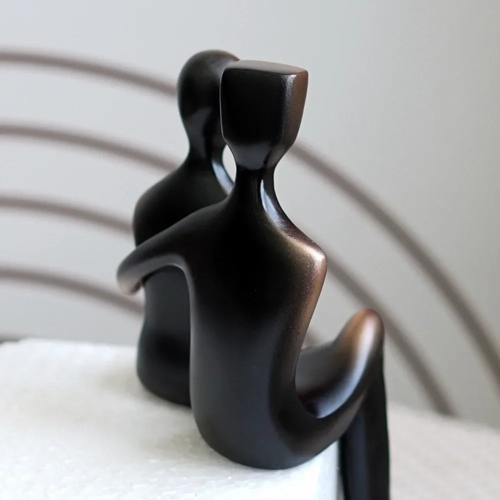 Decorative Bronze Resin Couple Sculpture